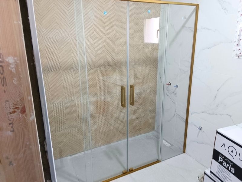 montaje de mamparas de baño