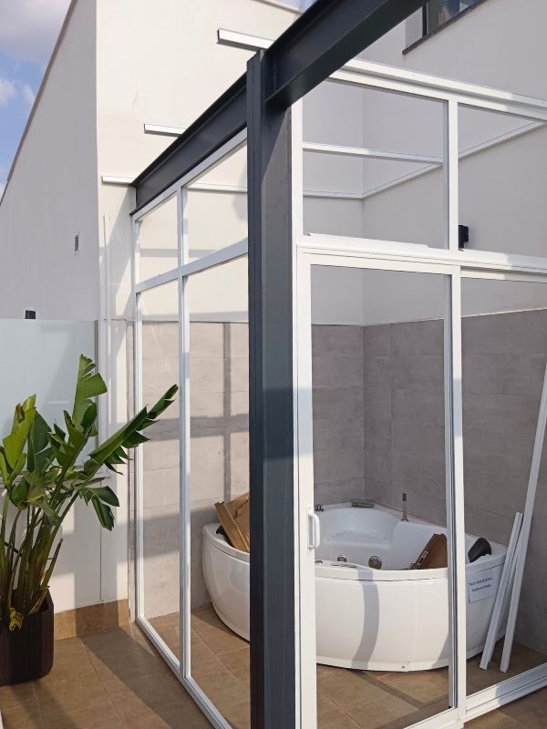 soluciones en aluminio y pvc para espacios funcionales